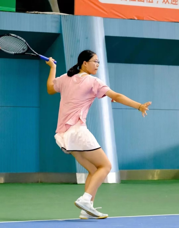 更暴露出 更暴露出