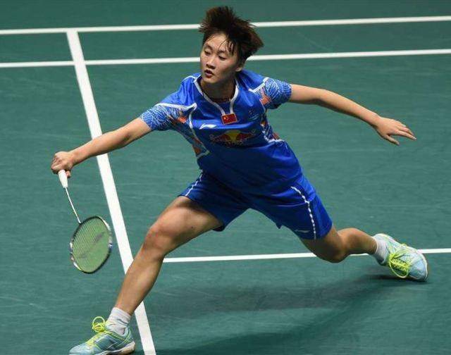 女运动员长 女运动员长